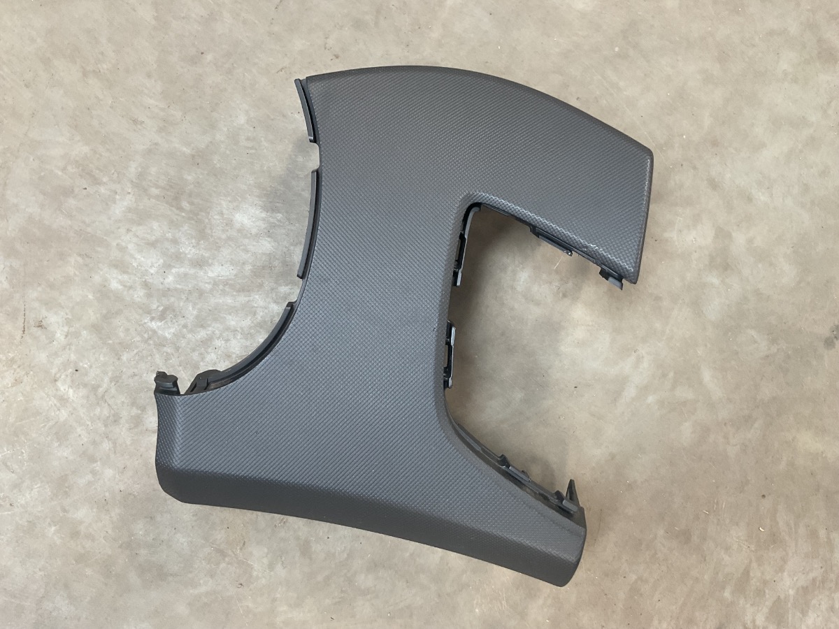 CRETA FRONT LEFTY SIDE TRIM