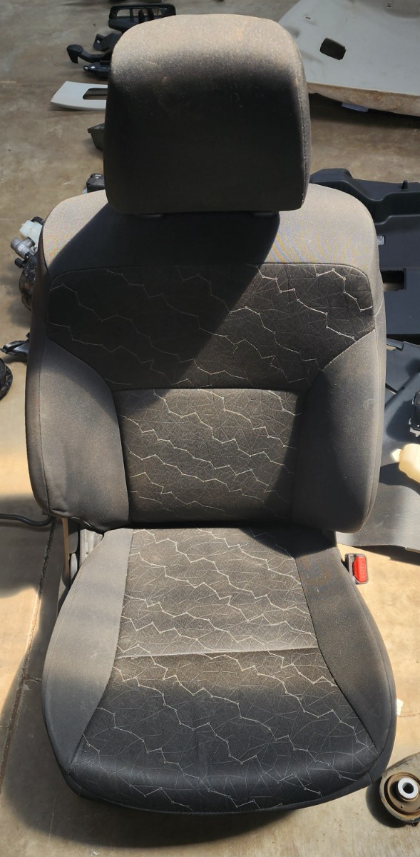 IGNIS RIGHT FRONT SEAT