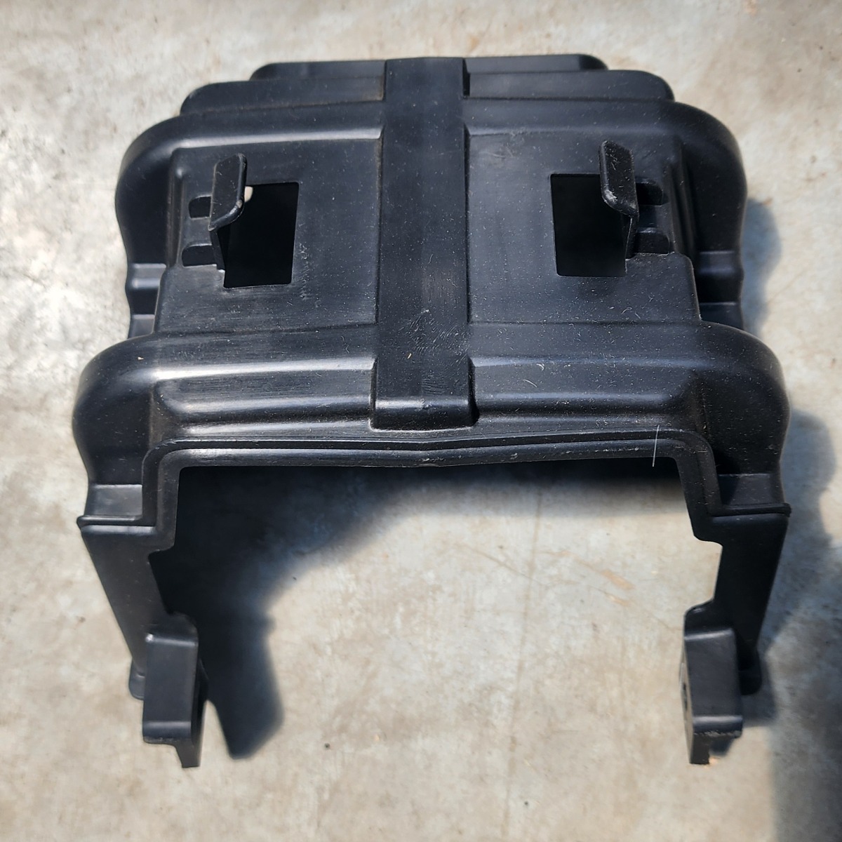 IGNIS AIRBAG MODULE COVER BRACKET