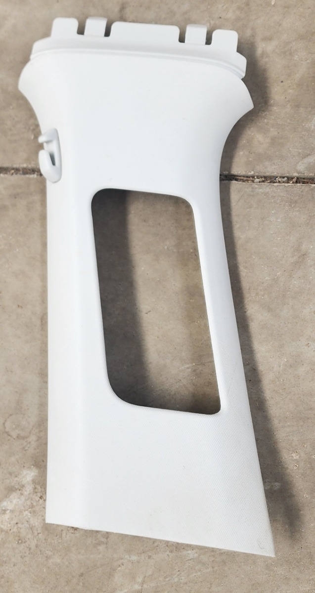 POLO 6/7 LEFT B PILLAR TRIM UPPER