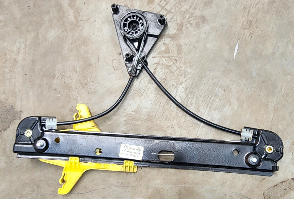 POLO VIVO LEFT REAR WINDOW MECH