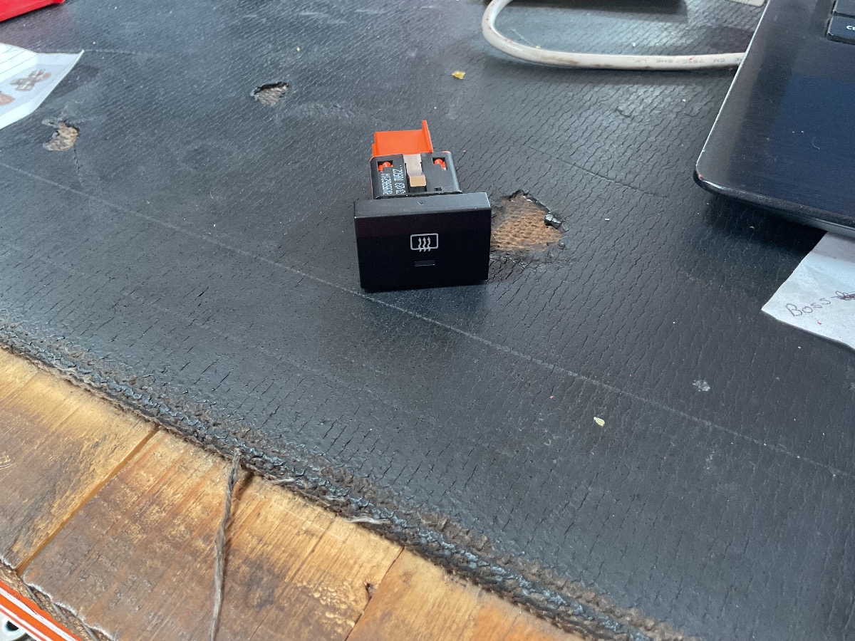 POLO HEATER SWITCH