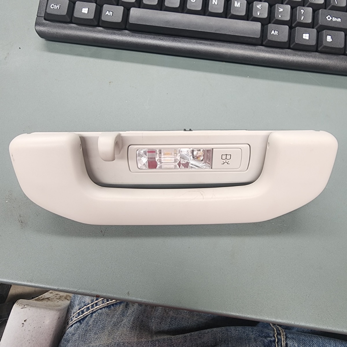 W205 REAR INTERRIOR GRAB HANDLE WITH LIGHT