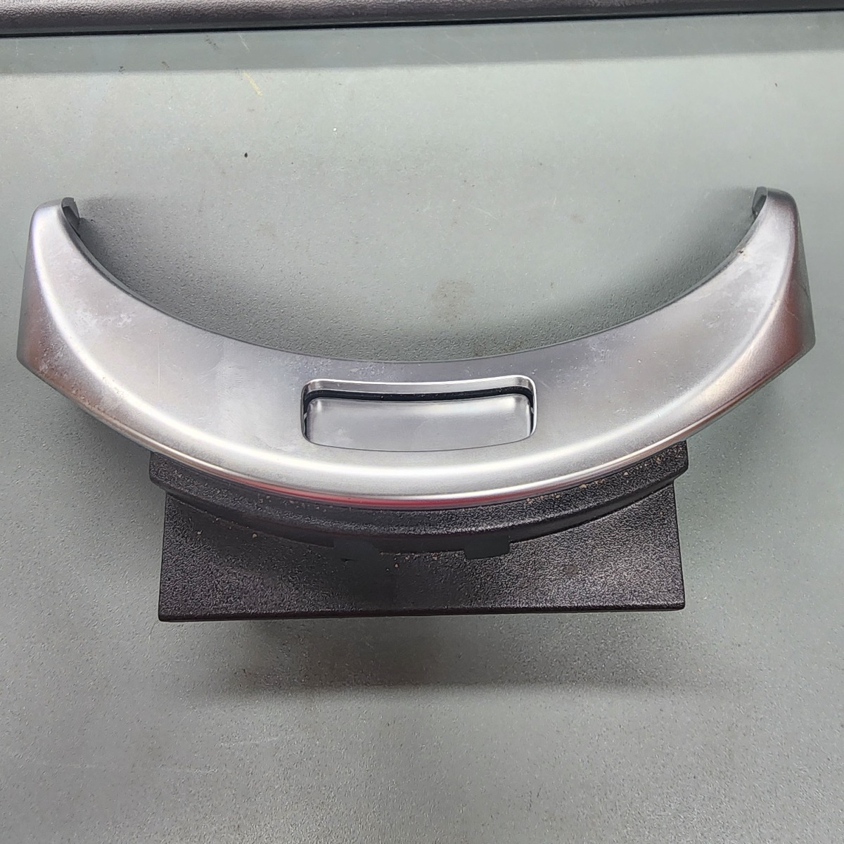 W205 ARM REST TRIM