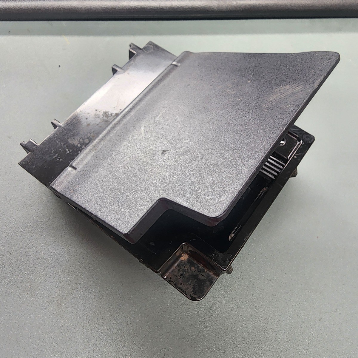 W205 CENTRE CONSOLE ASHTRAY
