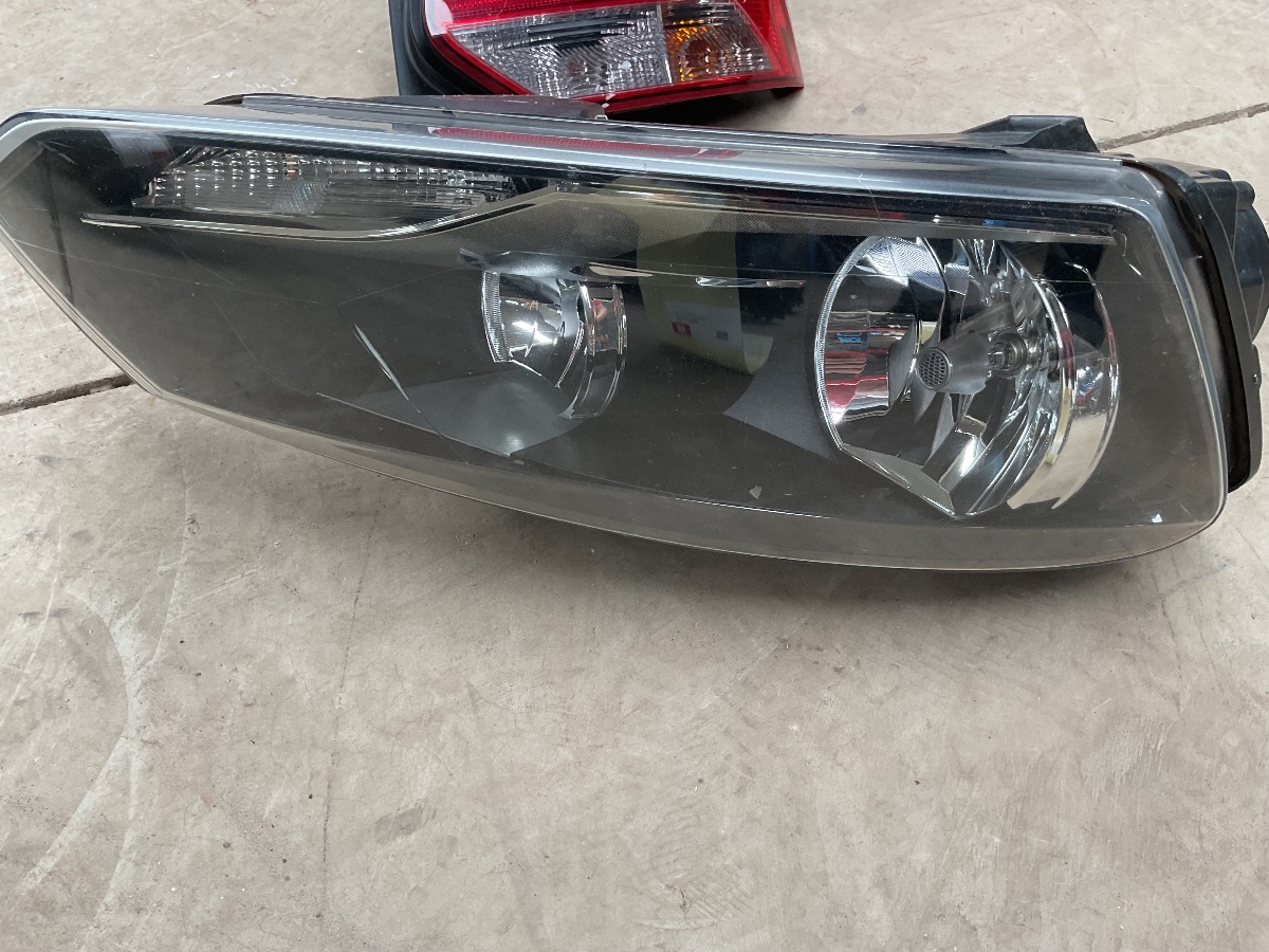 Polo Right Headlamp