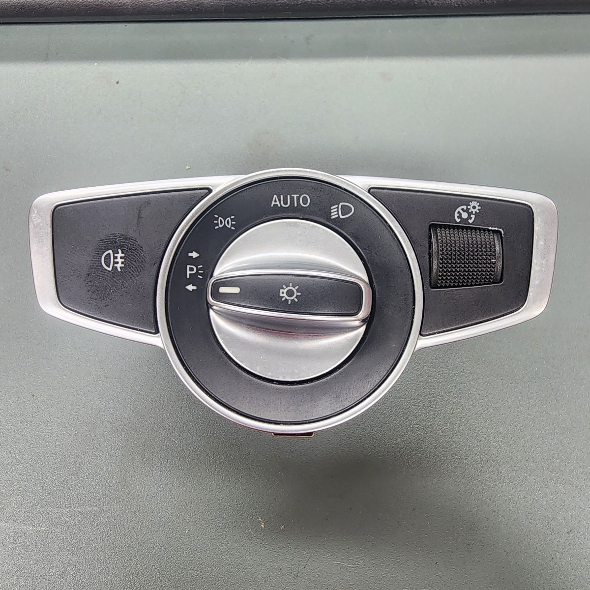 W205 HEADLIGHT SWITCH