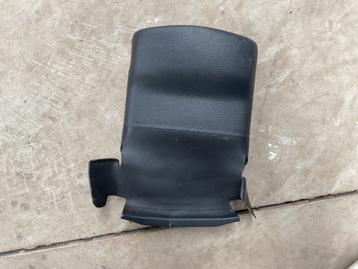 POLO LOWER STEERING COVER