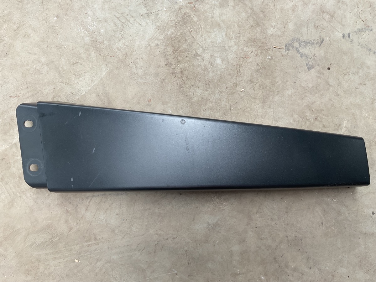 POLO B PILLAR TRIM