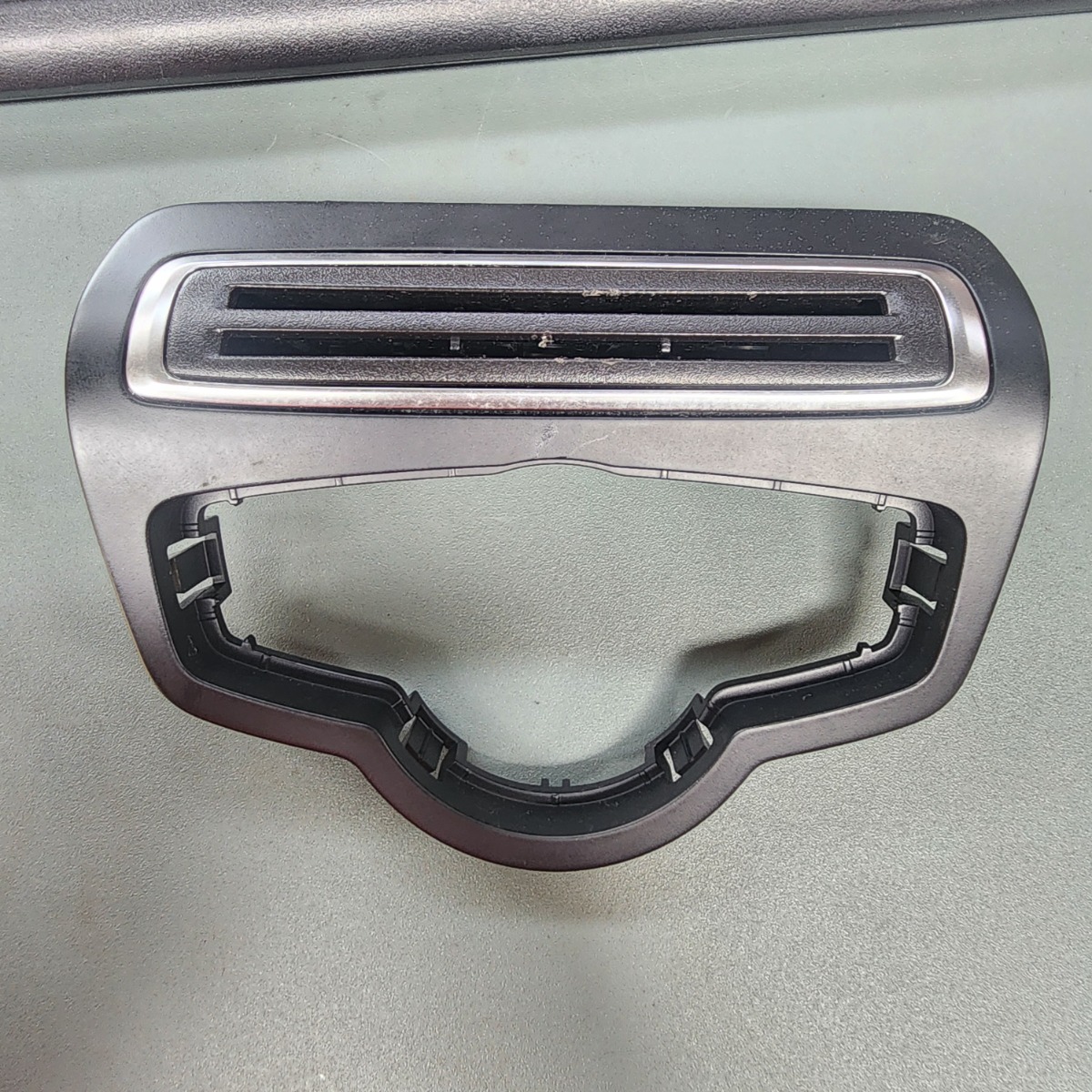 W205 RIGHT DASH SWITCH BEZEL