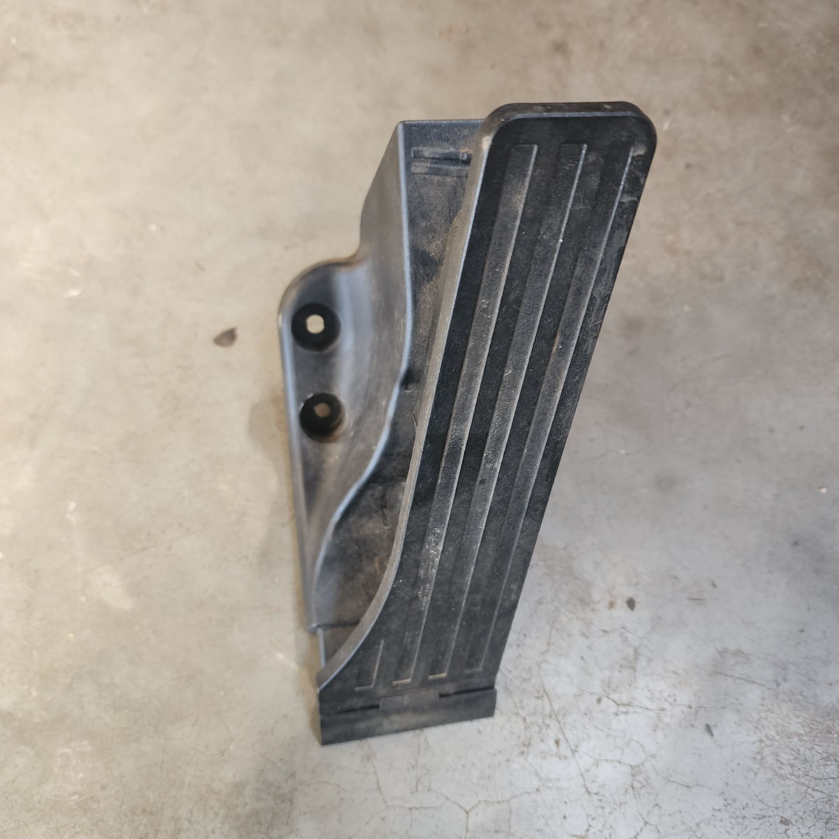 W205 ACCELERATOR PEDAL