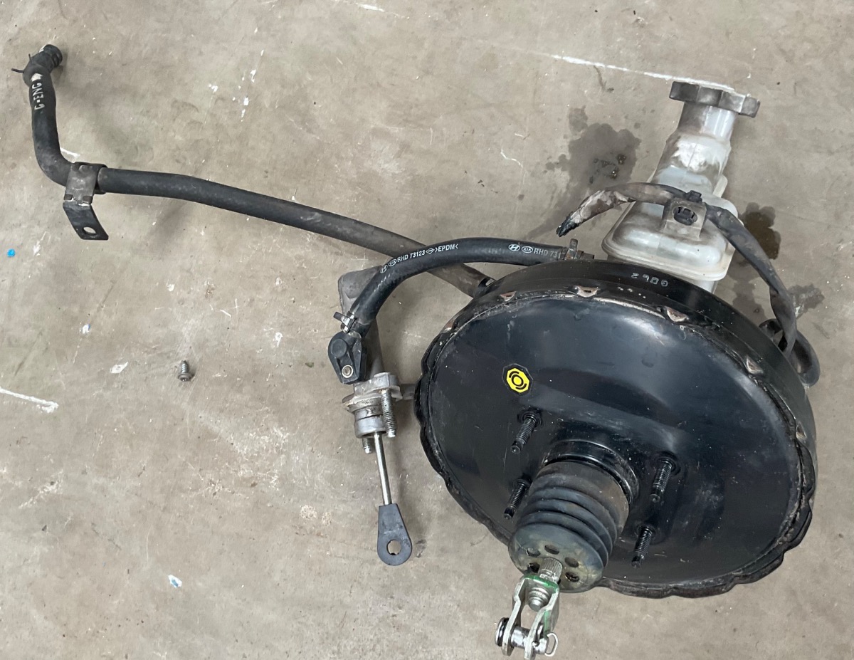 I20 BRAKE BOOSTER