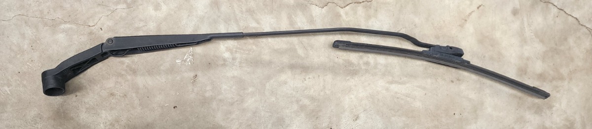 I20 LEFT FRONT WIPER ARM