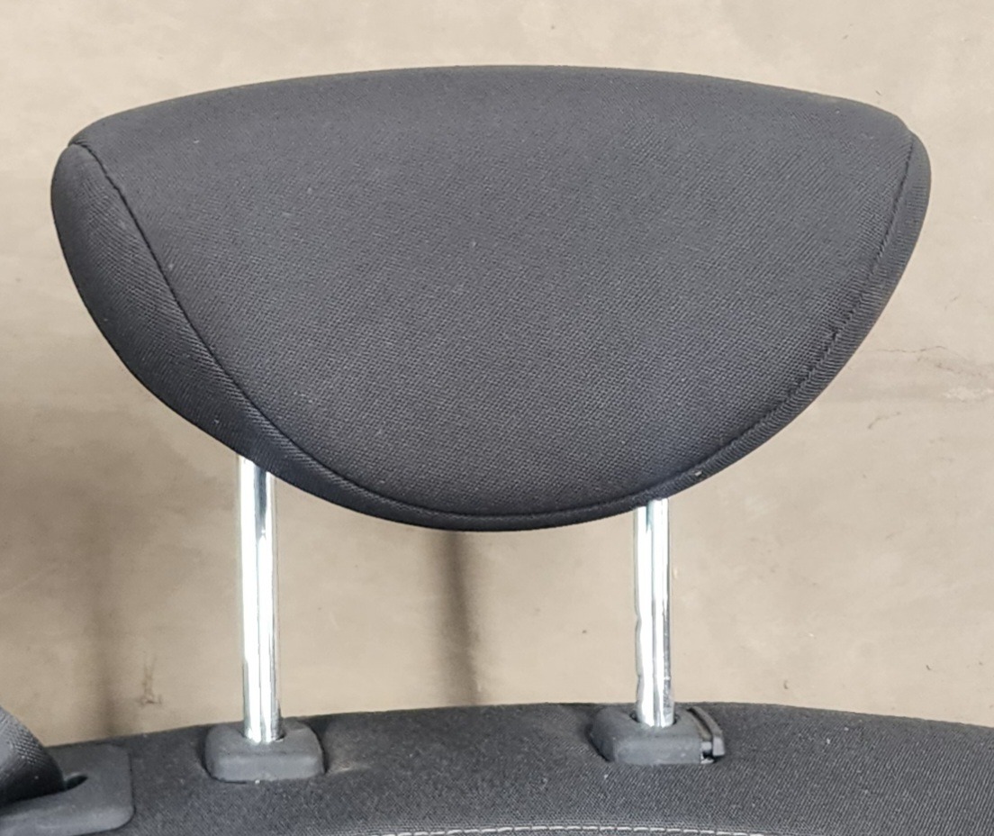I20 LEFT REAR HEADREST