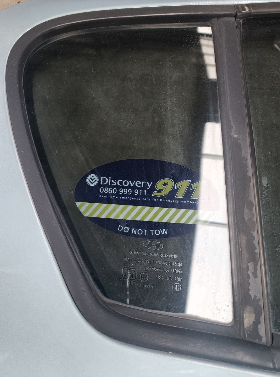 I20 RIGHT REAR QUARTER GLASS