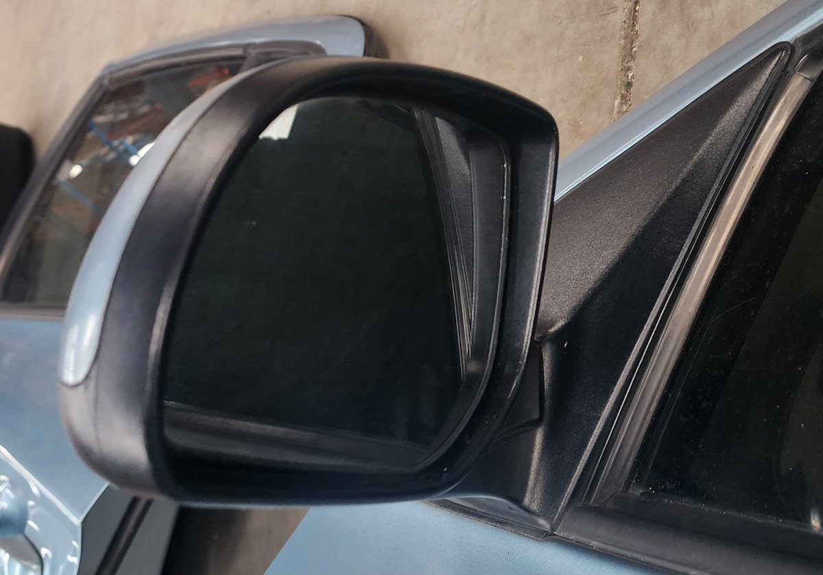 I20 LEFT DOOR MIRROR