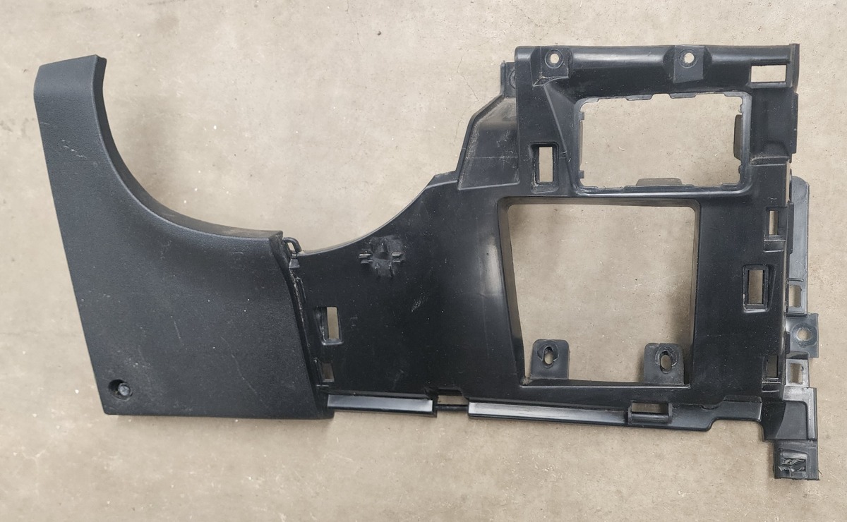 I20 RIGHT LOWER DASH TRIM