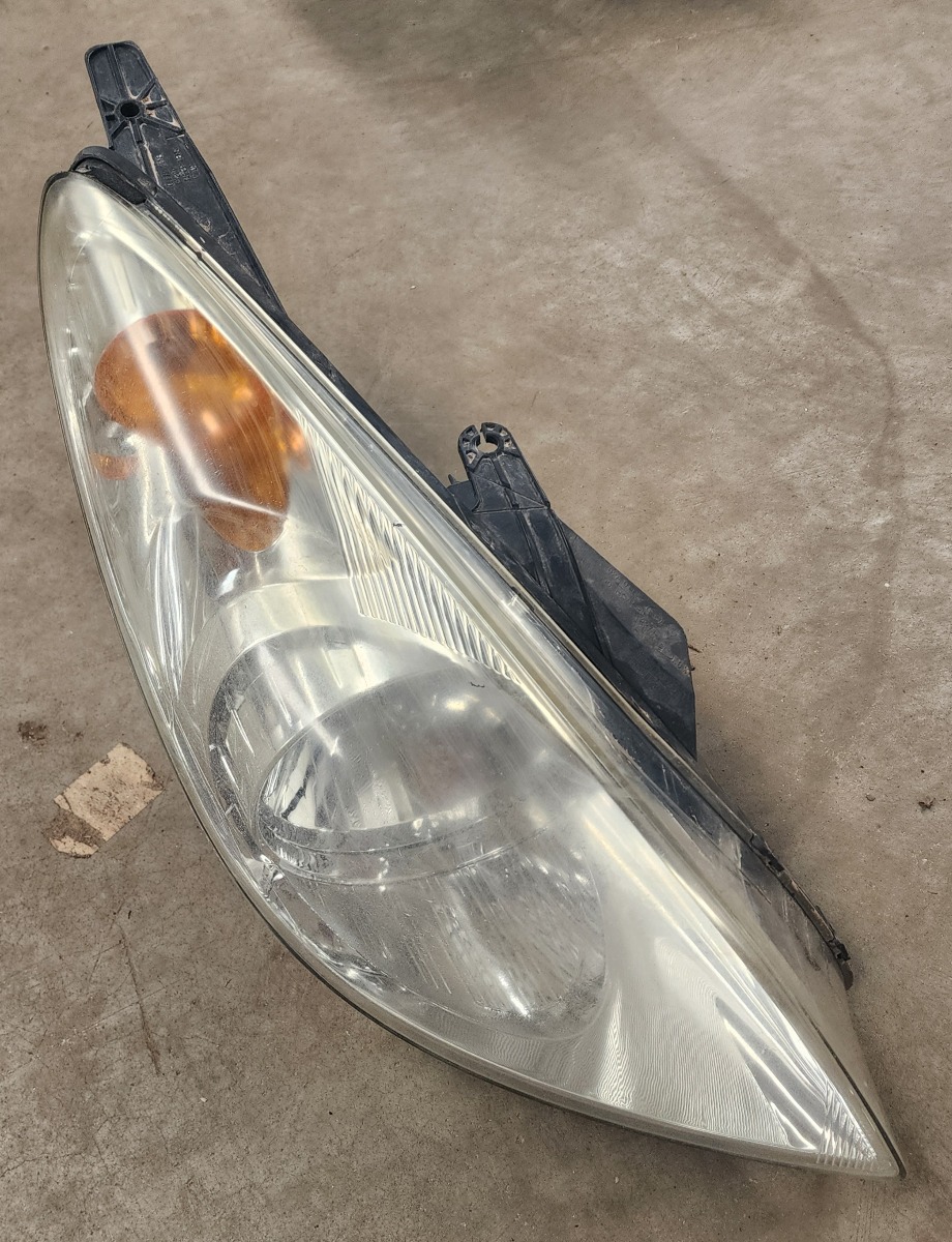 I20 RIGHT HEADLIGHT