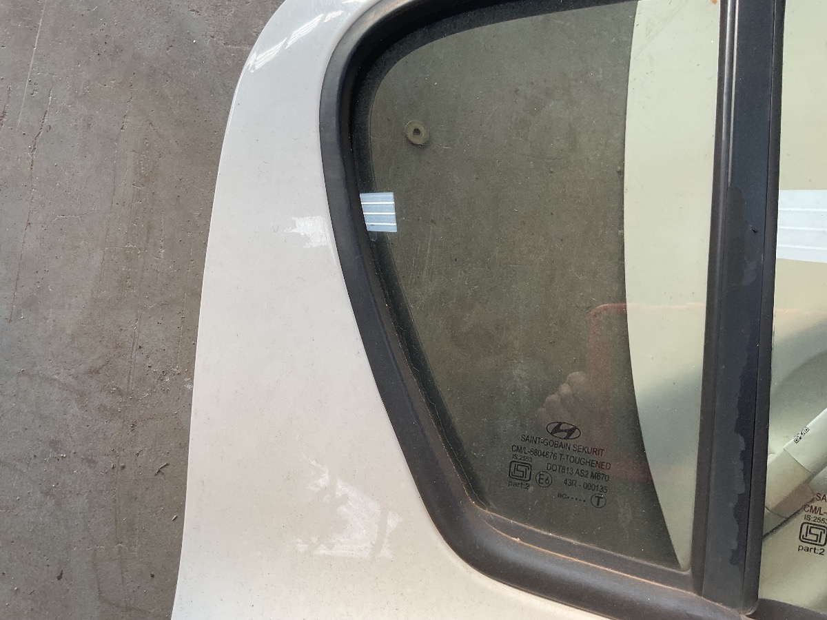 I20 RIGHT REAR QUARTER GLASS