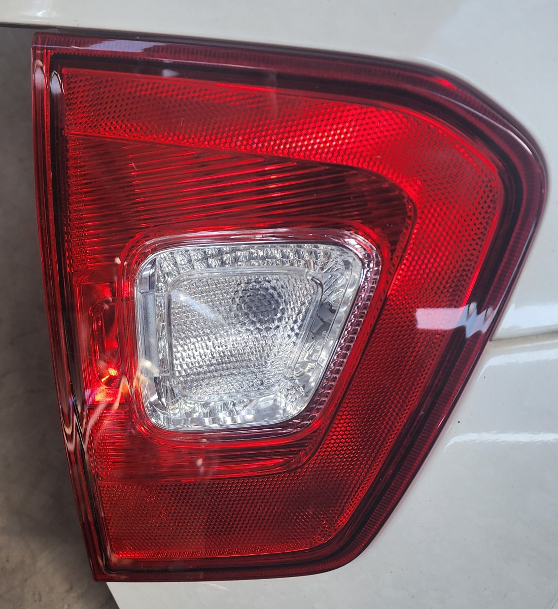 IGNIS LEFT INNER TAILLIGHT