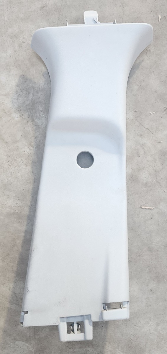 IGNIS RIGHT UPPER B-PILLAR TRIM