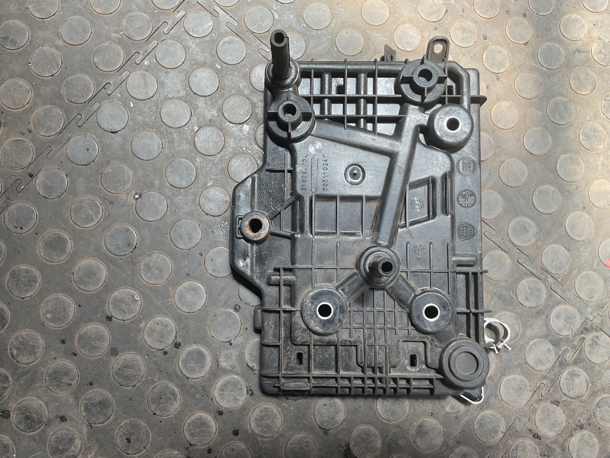 Giulietta Battery Tray Holder Bracket