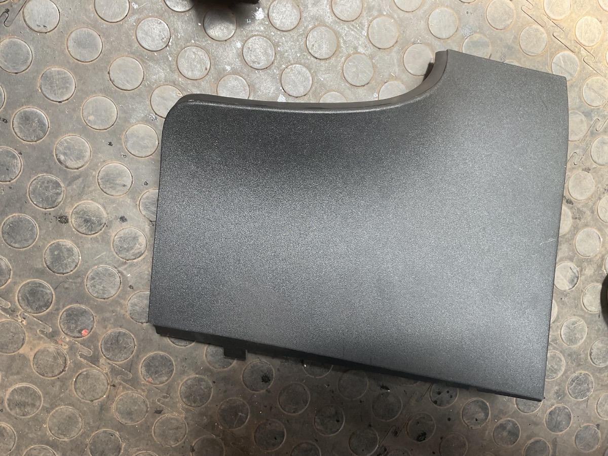 GIULIETTA LOWER DASH DASHBOARD TRIM PANEL