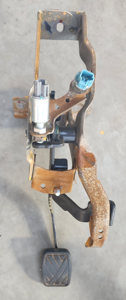 IGNIS CLUTCH PEDAL