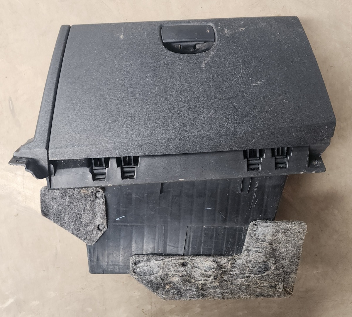 I20 GLOVE BOX ASSY