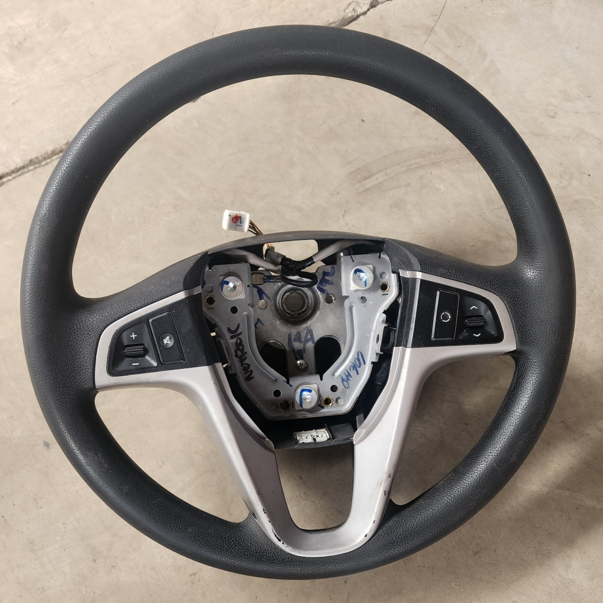 I20 STEERING WHEEL