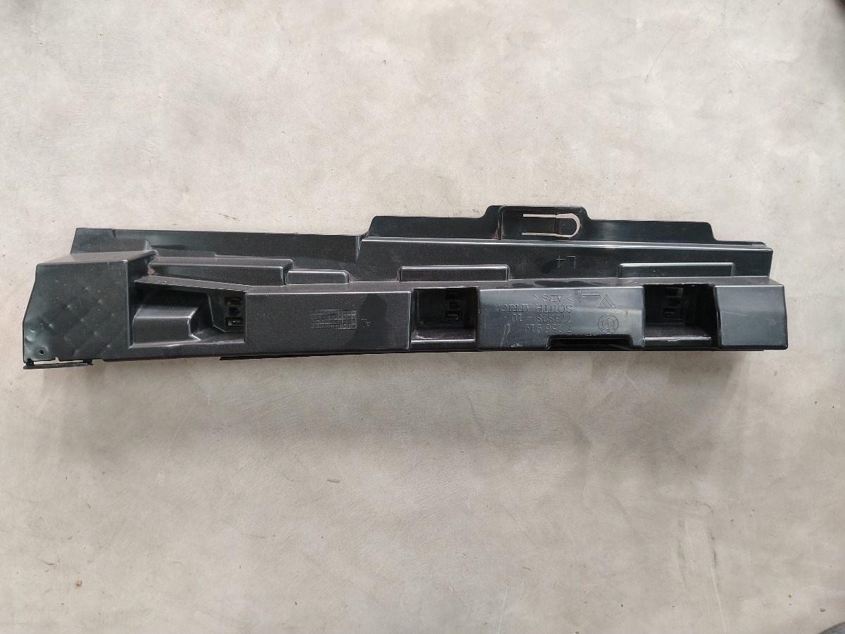 2017 BMW 320I F30 ROCKER PANEL MOUNTING BRACKET L/S