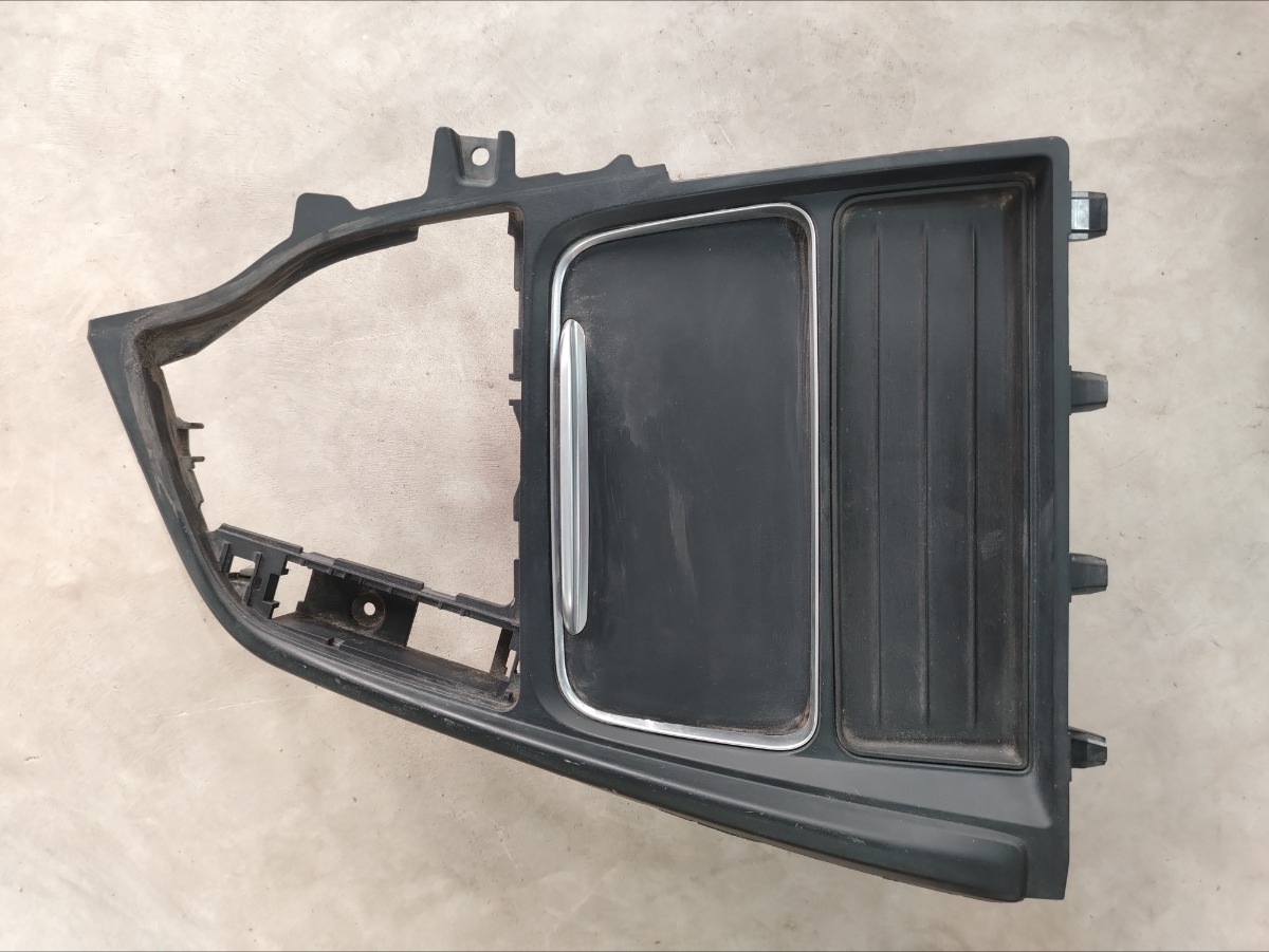 2017 BMW 320I F30 CENTRE CONSOLE CUP HOLDER