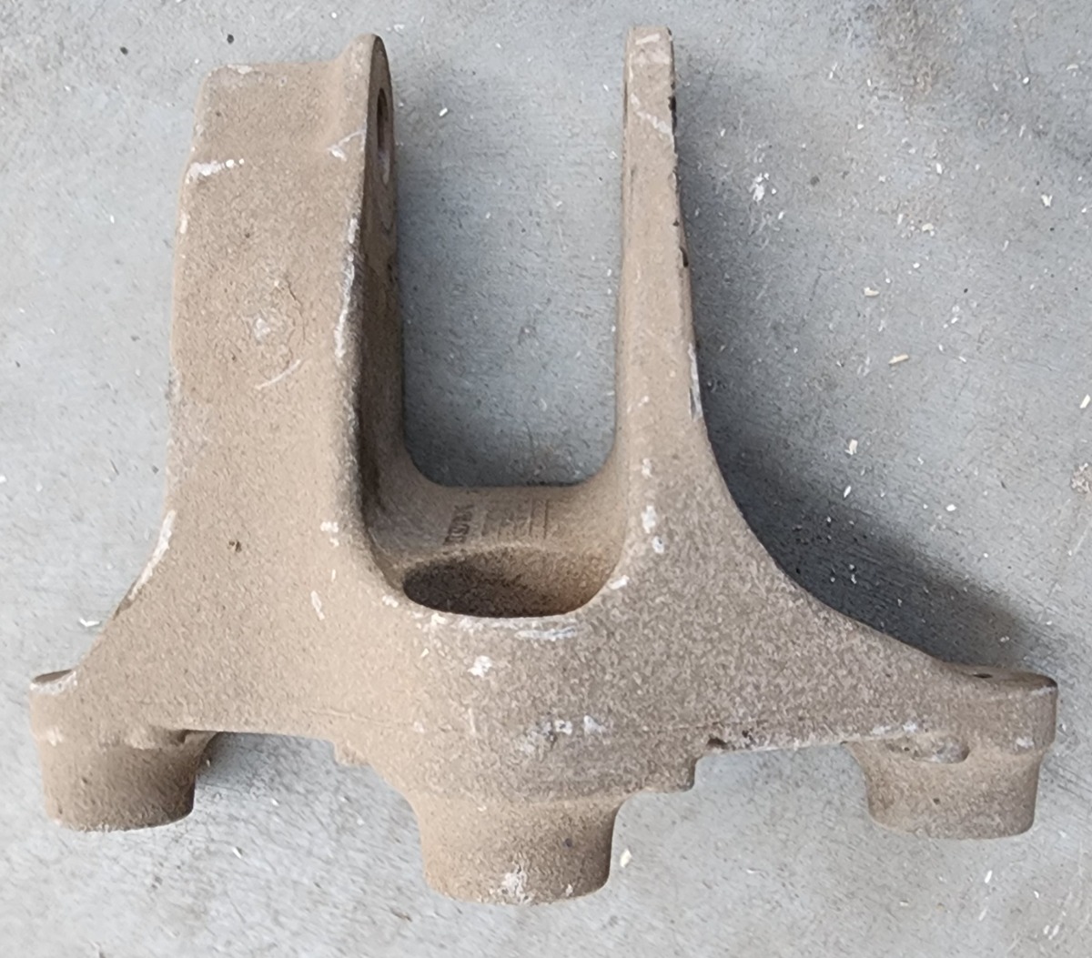 MEGANE 3 1.6DCI LOWER MOUNTING BRACKET