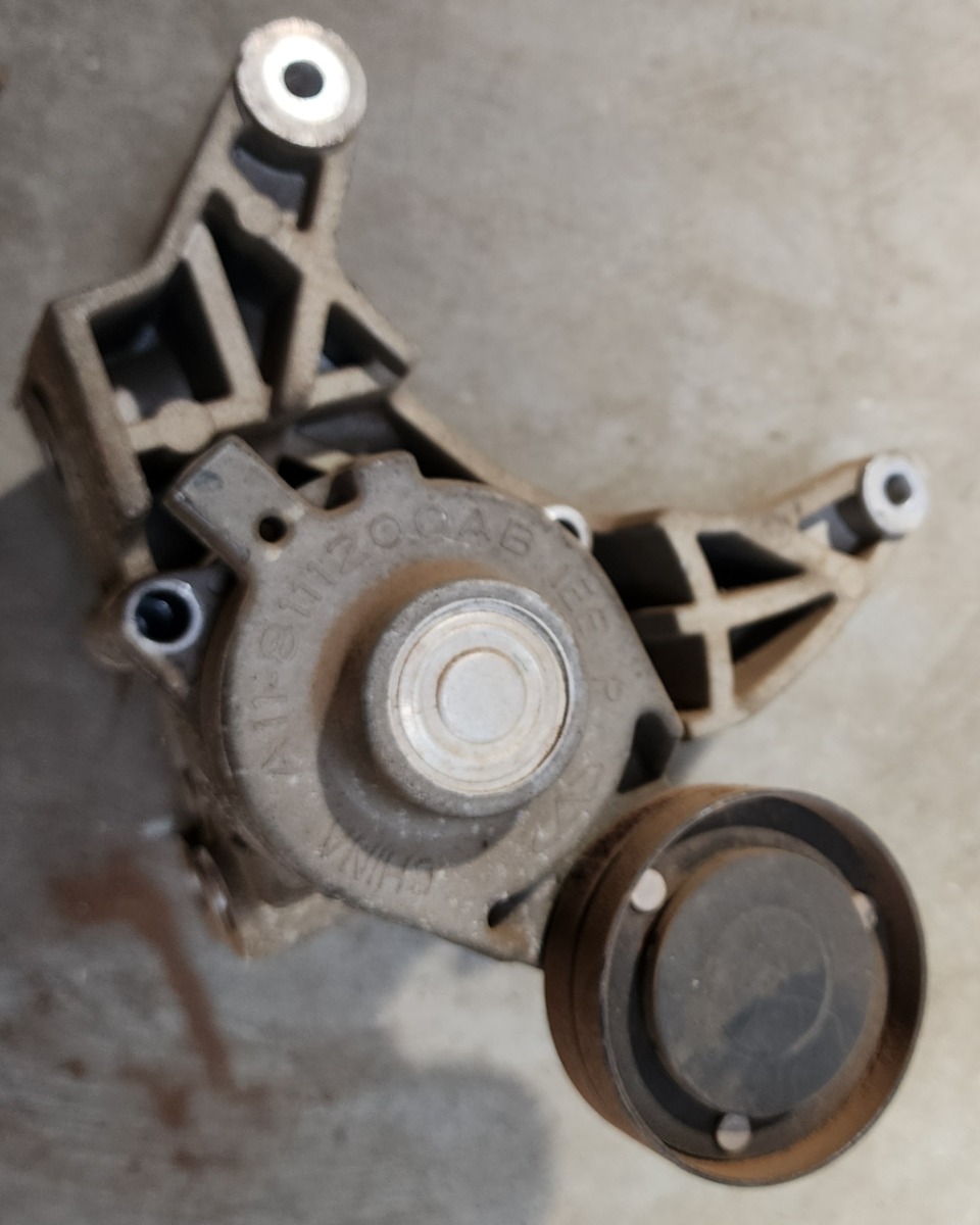 J2 1.5I ALTERNATOR BRACKET