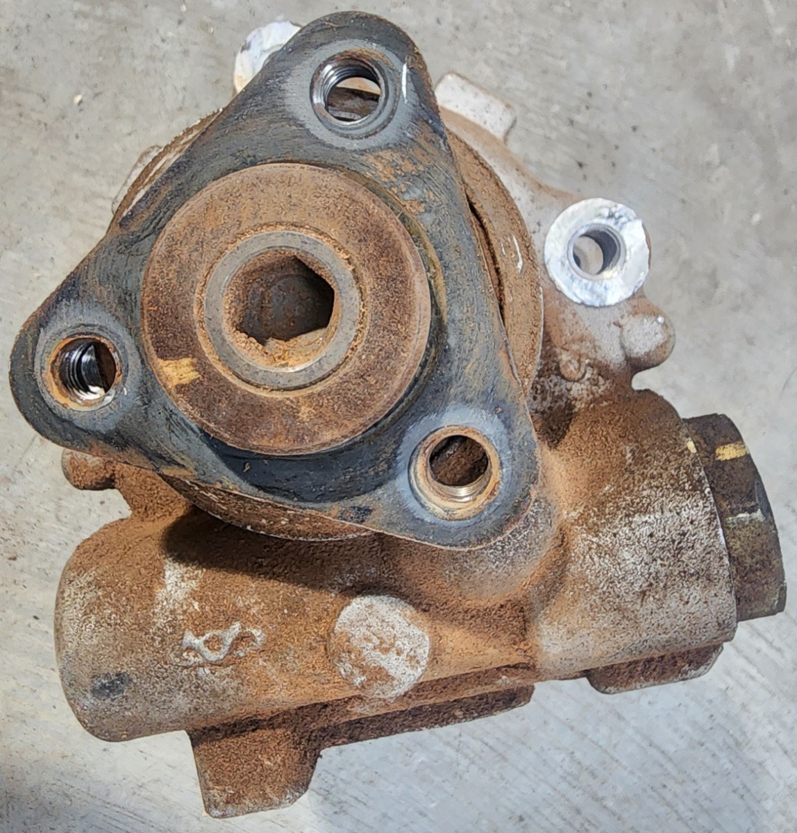 J2 1.5I POWER STEERING PUMP