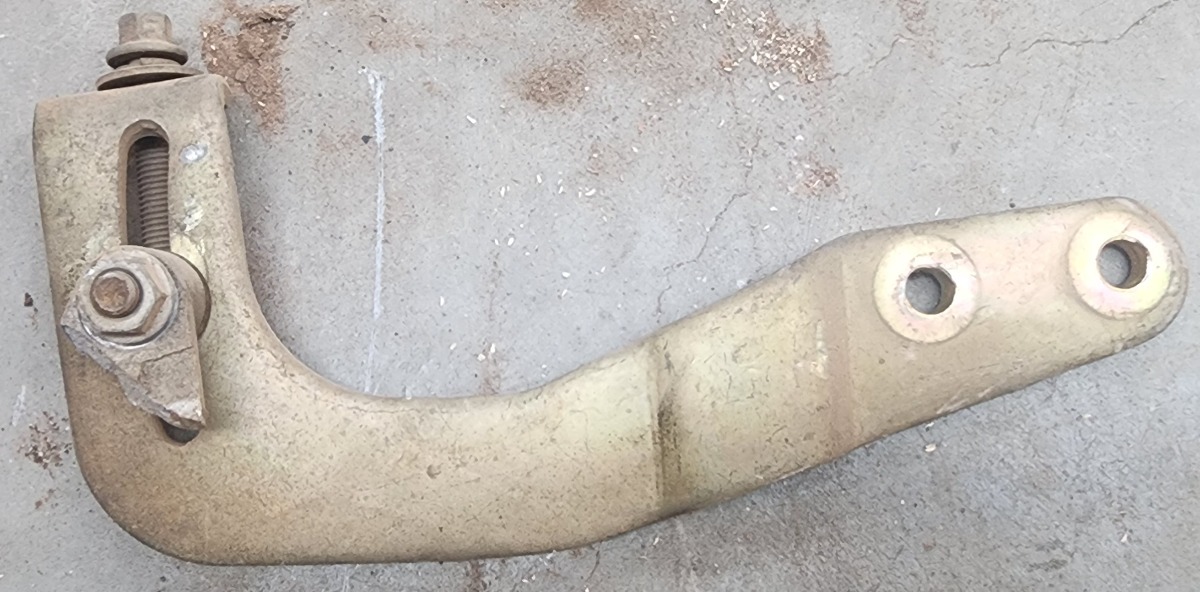 J2 1.5I ALTERNATOR BRACKET