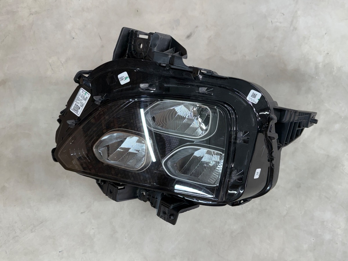 STARLET CROSS/ SUZUKI FRONX 1.5XR A/T Left Headlamp