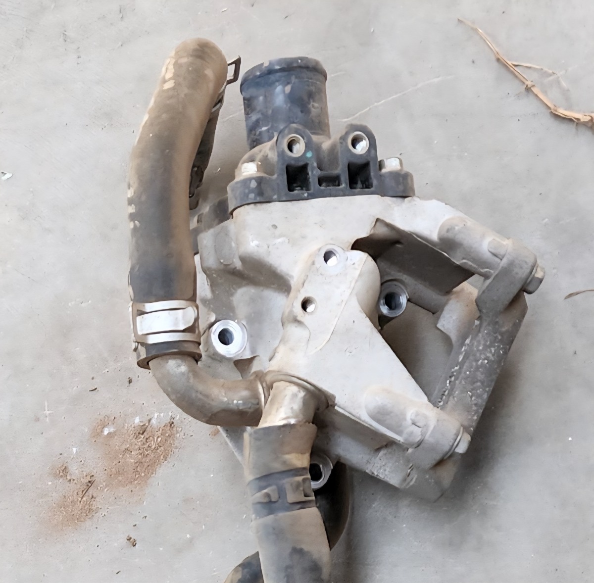 J2 1.5I THERMOSTAT HOUSING