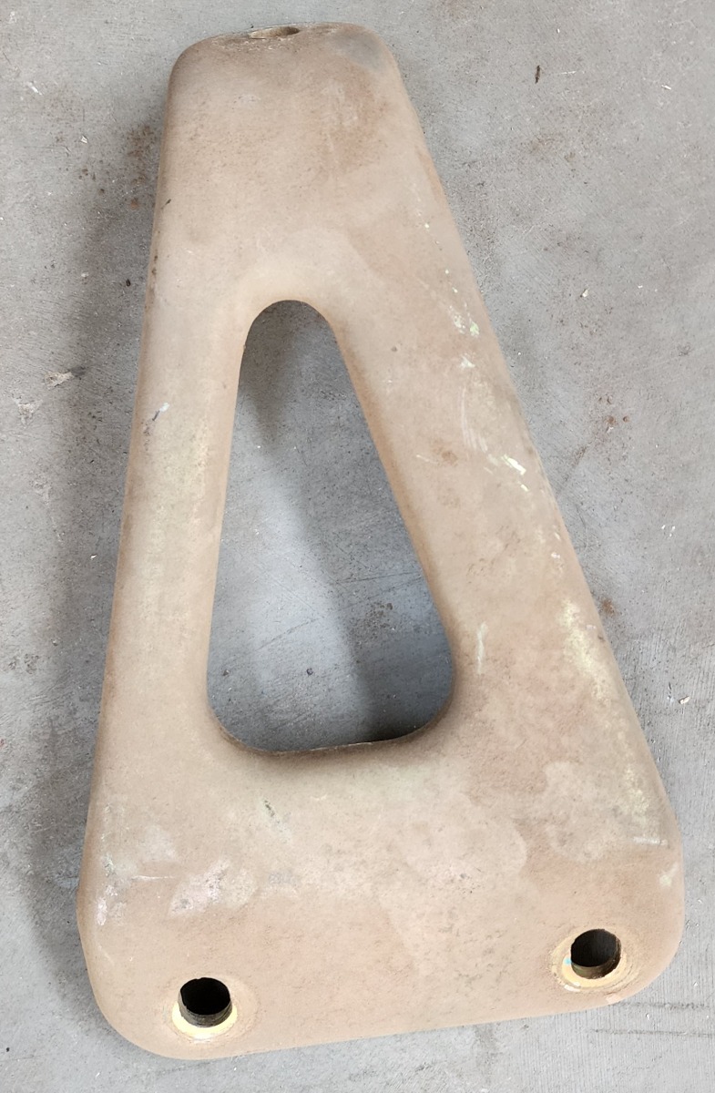 J2 1.5I LOWER INTAKE MANIFOLD BRACKET