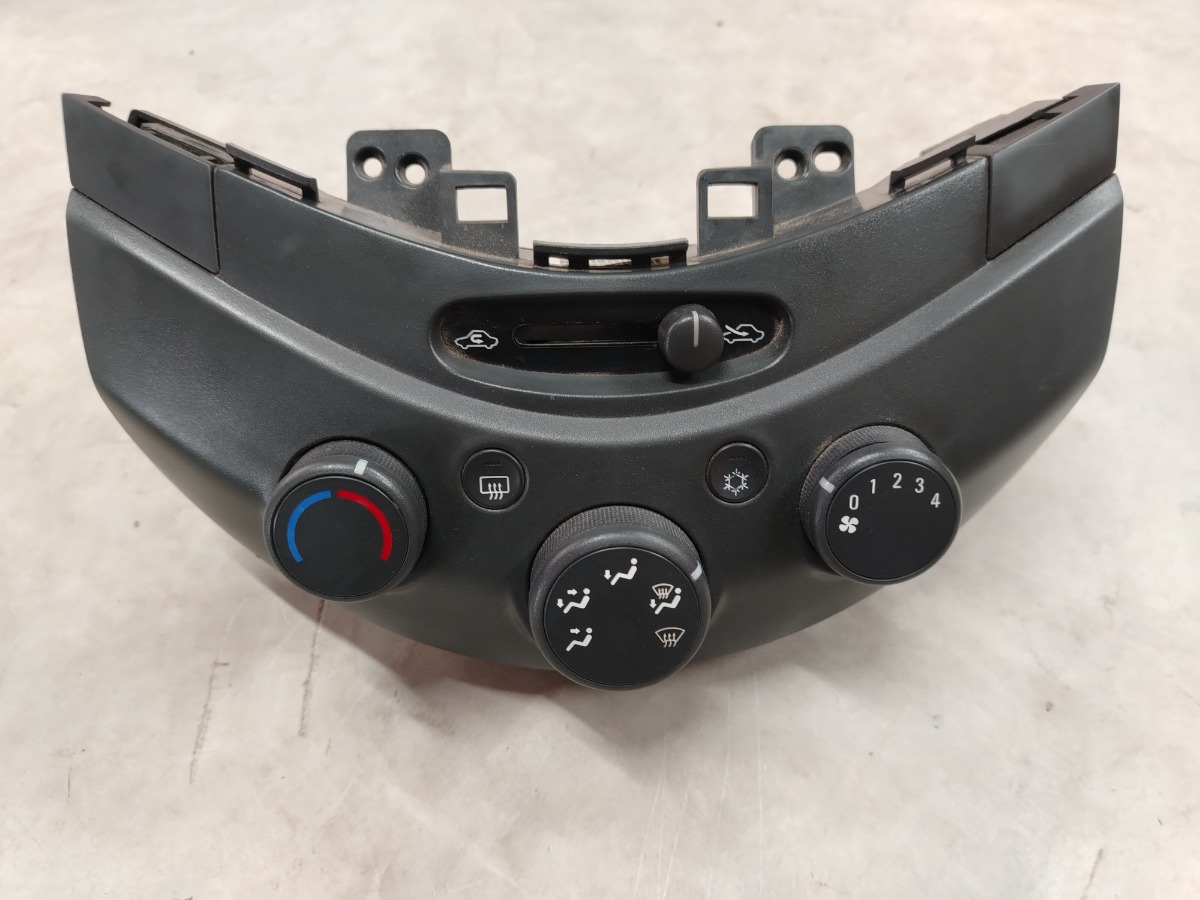 CHEV SPARK 1.2 LS CLIMATE CONTROL