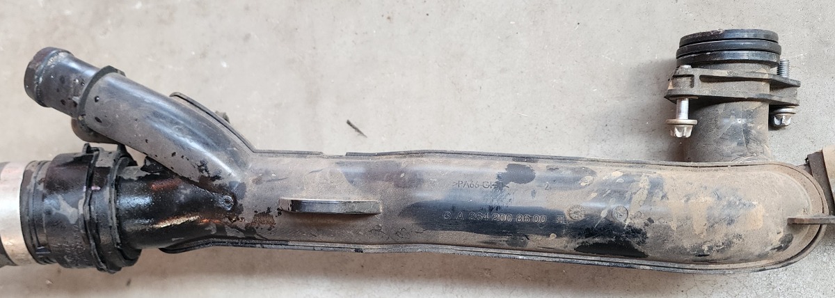 W205 264 COOLANT PIPE CONNECTOR