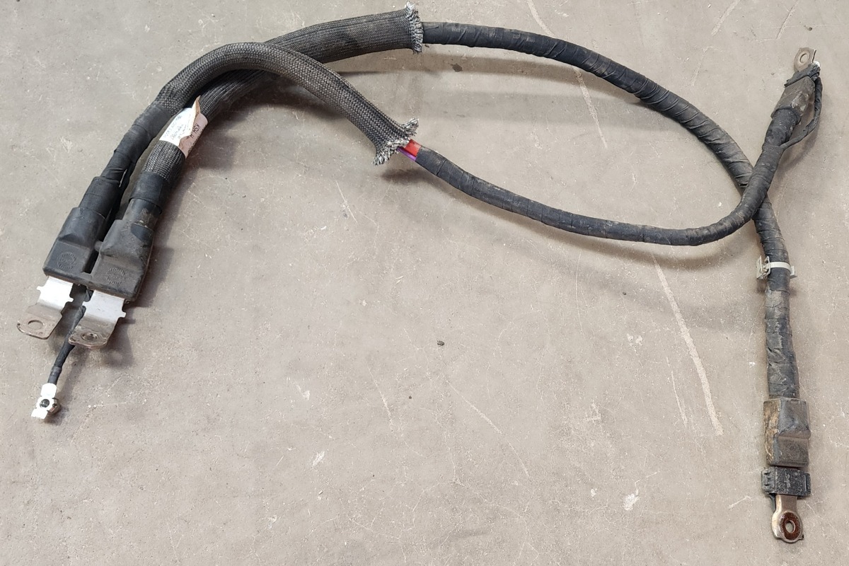 W205 264 ALTERNATOR/STARTER CABLE