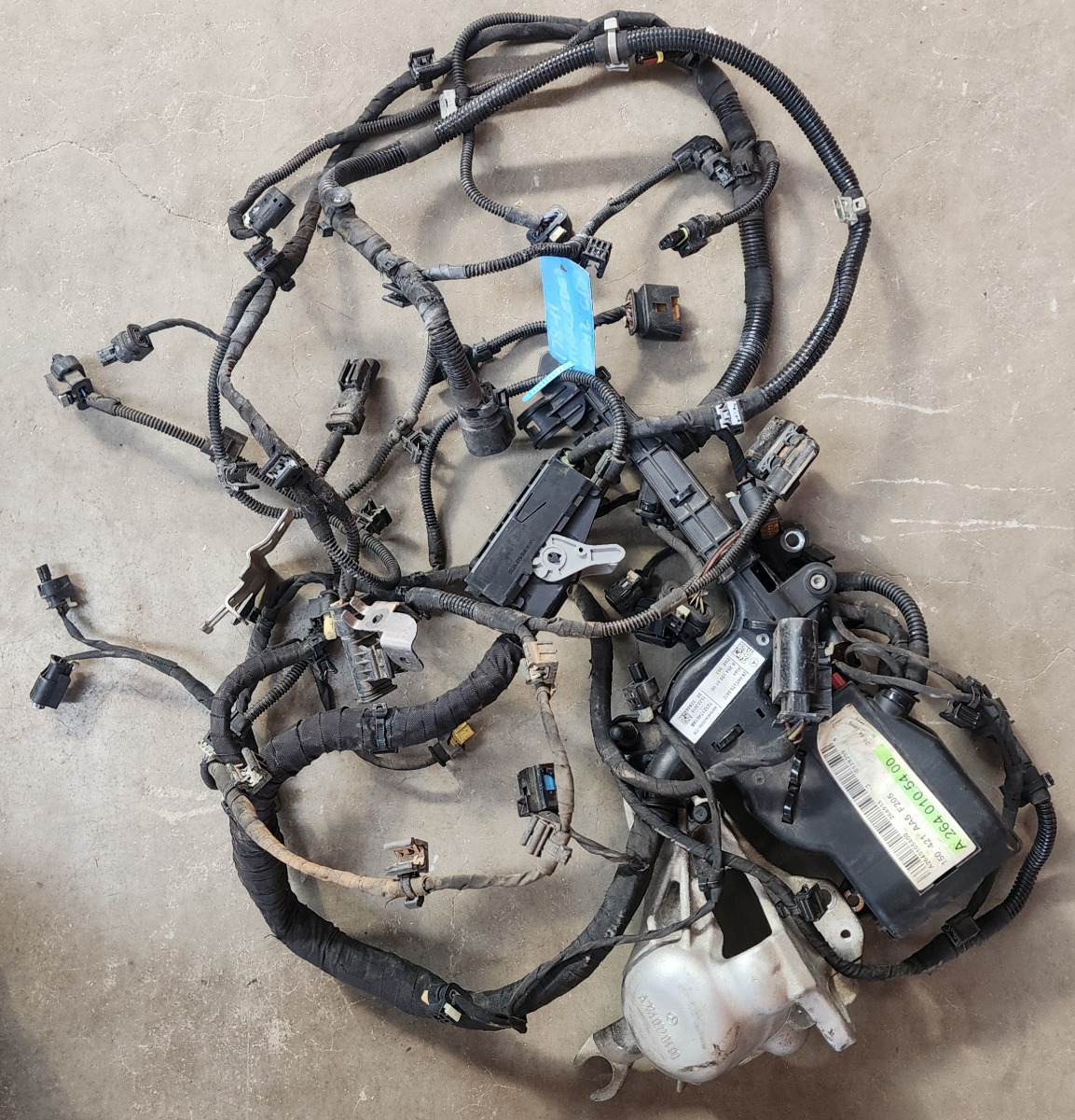 W205 264 ENGINE WIRING HARNASS