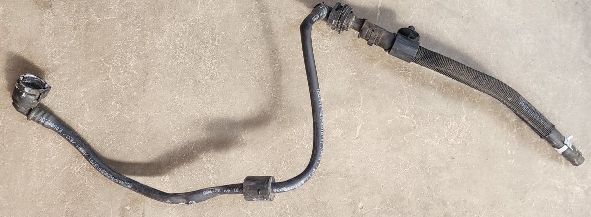 W205 264 COOLANT OVERFLOW HOSE