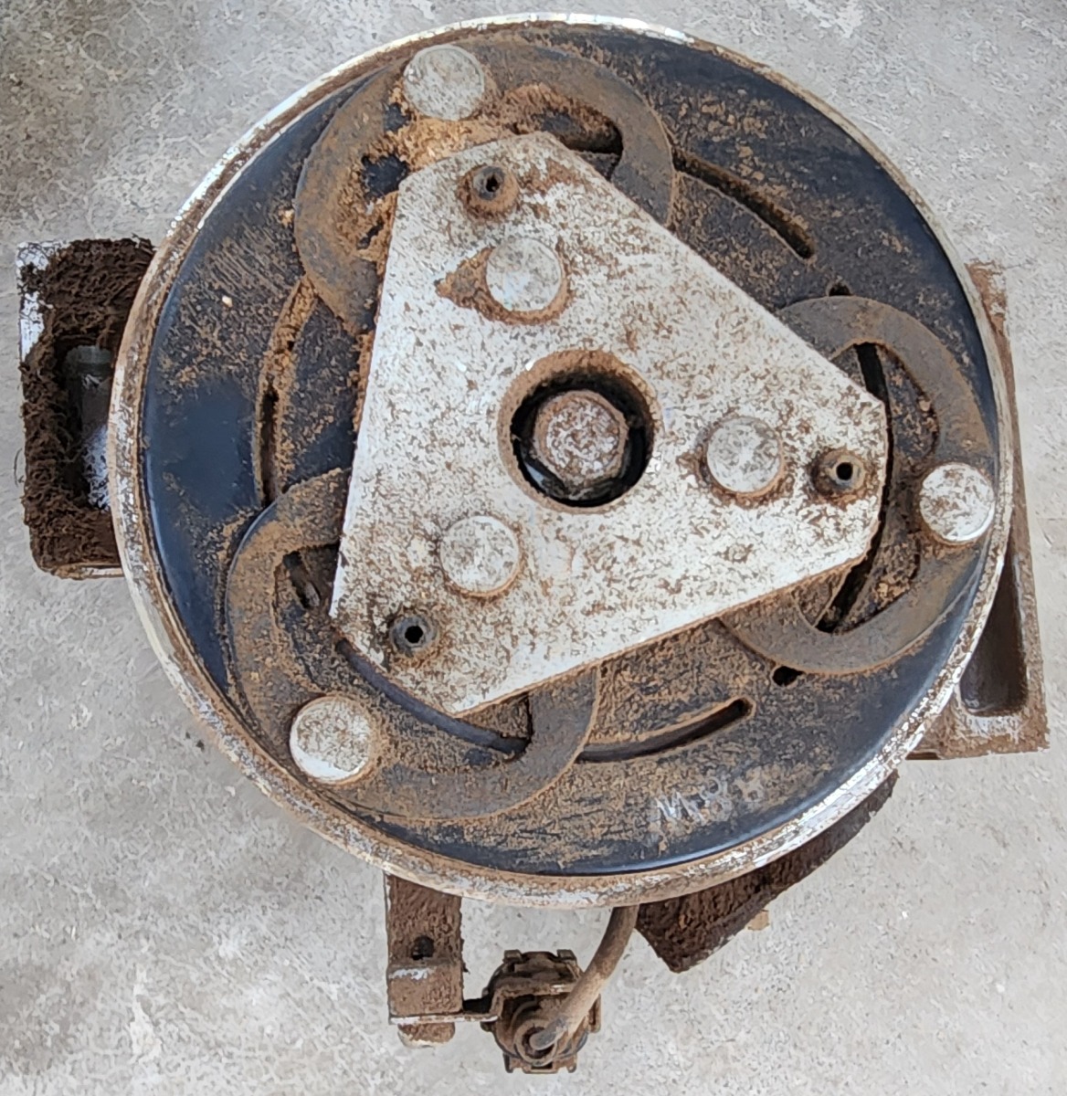GO 1.2I AIRCON PUMP