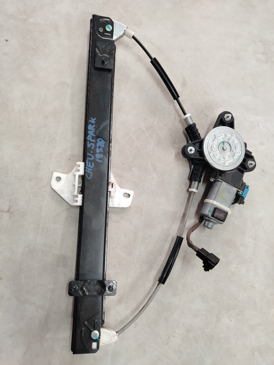 CHEVROLET SPARK WINDOW MECH RIGHT FRONT