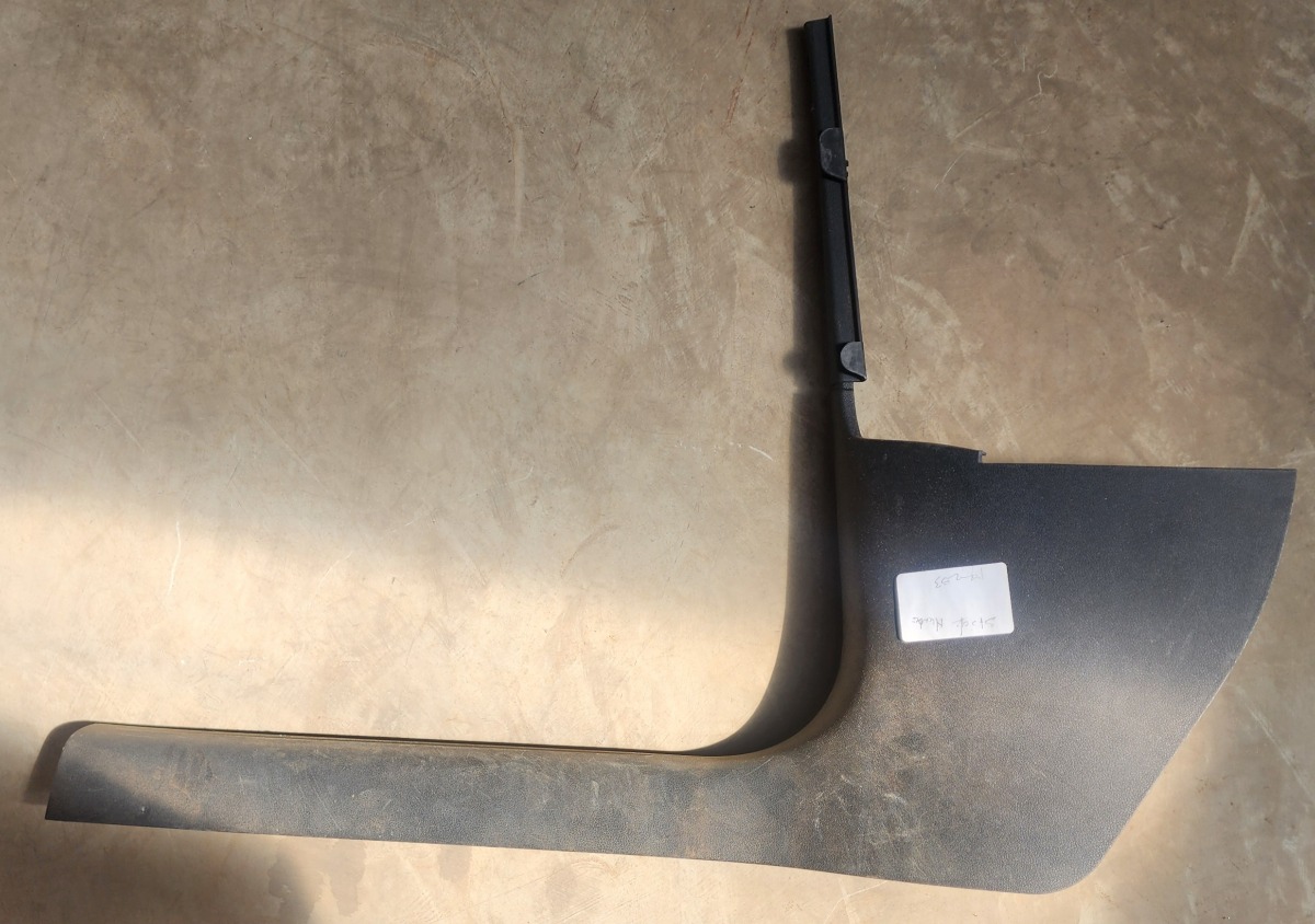 A4 B8 LEFT LOWER A-PILLAR TRIM