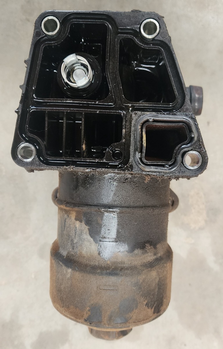 POLO CWX OIL COOLER/OIL FILTER