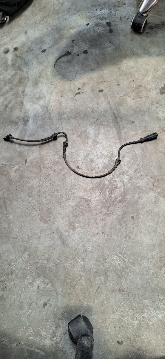 NP200 ABS Sensor Front Right Electric