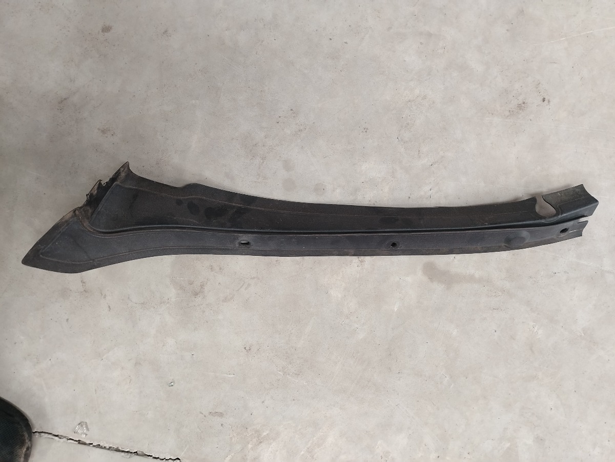2017 BMW 320I F30 BONNET SEAL/RUBBER RIGHT